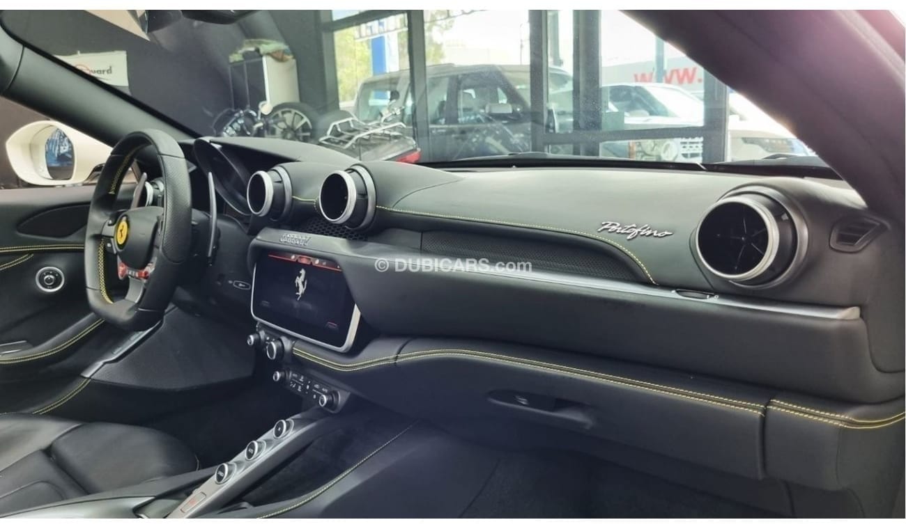 Ferrari Portofino FERRARI PORTOFINO 2019 GCC WITH ONLY 16K KM UNDER ALTAYER SERVICE CONTRACT