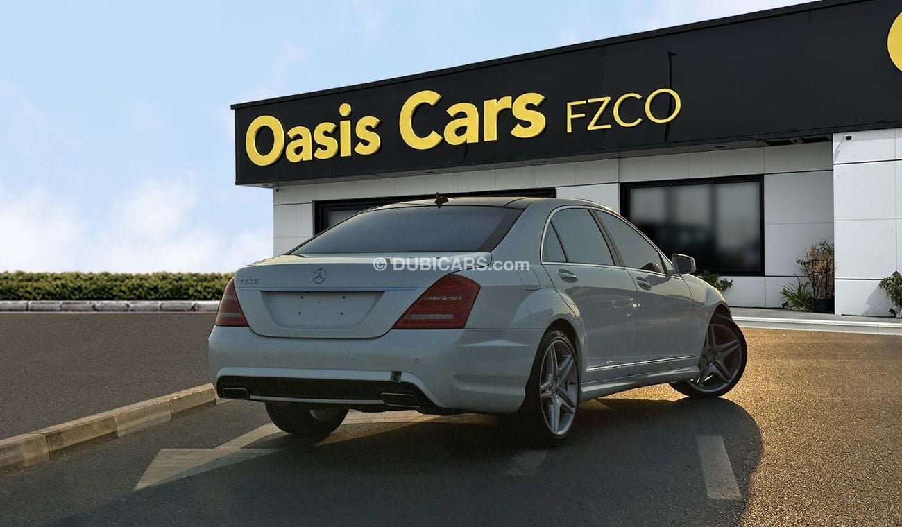 مرسيدس بنز S 500 AMG 4.7L V8 AMG GCC 2013 In Good Condition