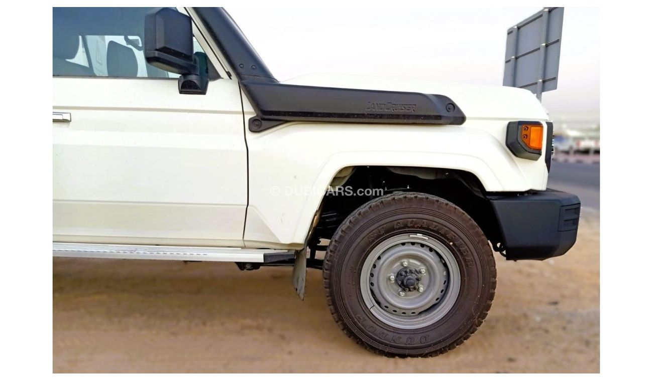 تويوتا لاند كروزر بيك آب Toyota land Cruiser pickup Double cabin Diesel  4.2L 6V M/T 4*4 basic 2024