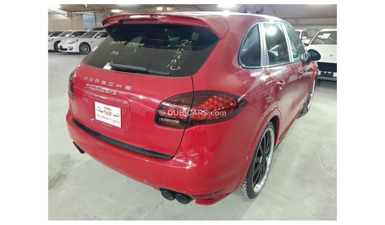 Porsche Cayenne PORSCHE CAYENNE GTS 4.8L 2013, WITH GTS INTERIOR PACKAGE, SPORTS CHRONO PACKAGE AND MORE..