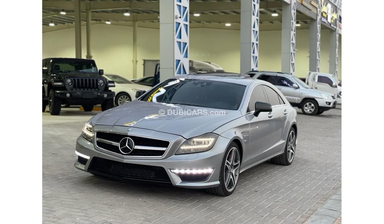 مرسيدس بنز CLS 63 AMG مرسيدس CLS 63 ///AMG موديل 2013 خليجي مسرفس كامل وبحالة ممتازة جدا ما يحتاج ايا شي  فول كاربون فايبر