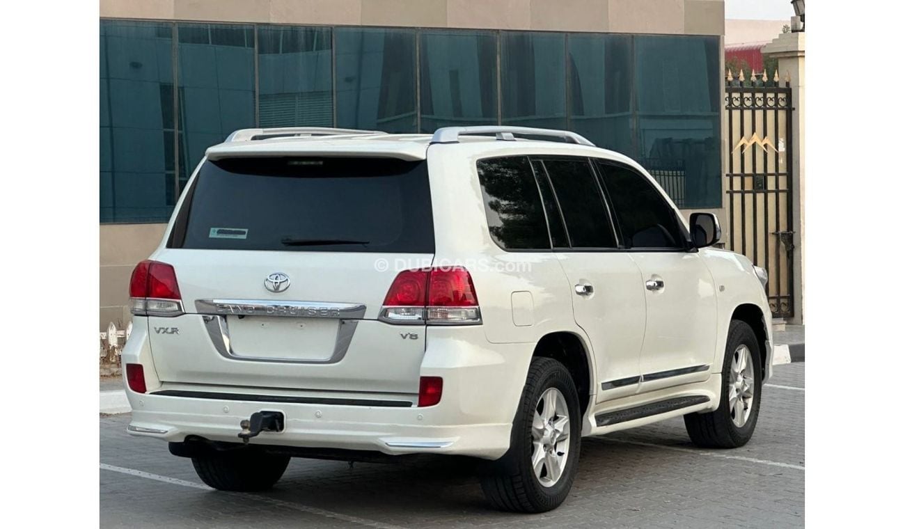 Toyota Land Cruiser VXR V8