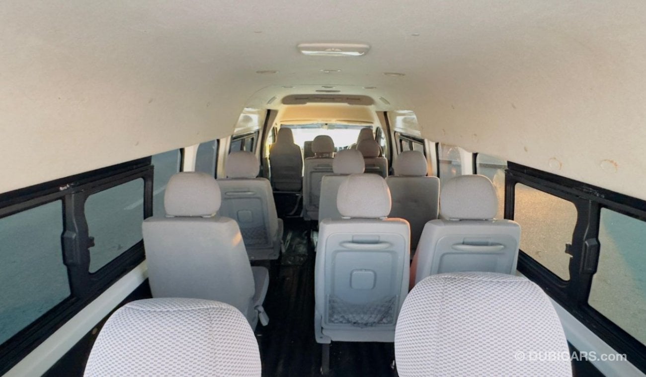 Toyota Hiace PREMIUM CONDITION | 2.5L DIESEL | MANUAL TRANSMISSION | 14 SEATERS