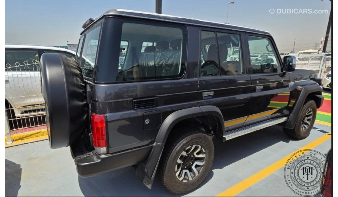 Toyota Land Cruiser Hard Top TOYOTA LC HARD TOP 76 DIESEL 2.8L A/T, MY24 2.8L High-A/T Diesel