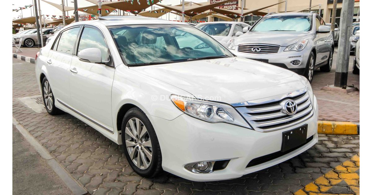 Toyota Avalon Limited For Sale: Aed 73,000. White, 2012