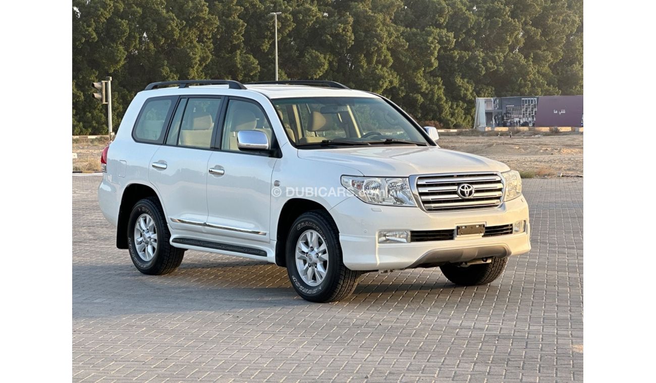 Toyota Land Cruiser MODEL 2010 GCC CAR PERFECT FULL OPTION SUN ROOF