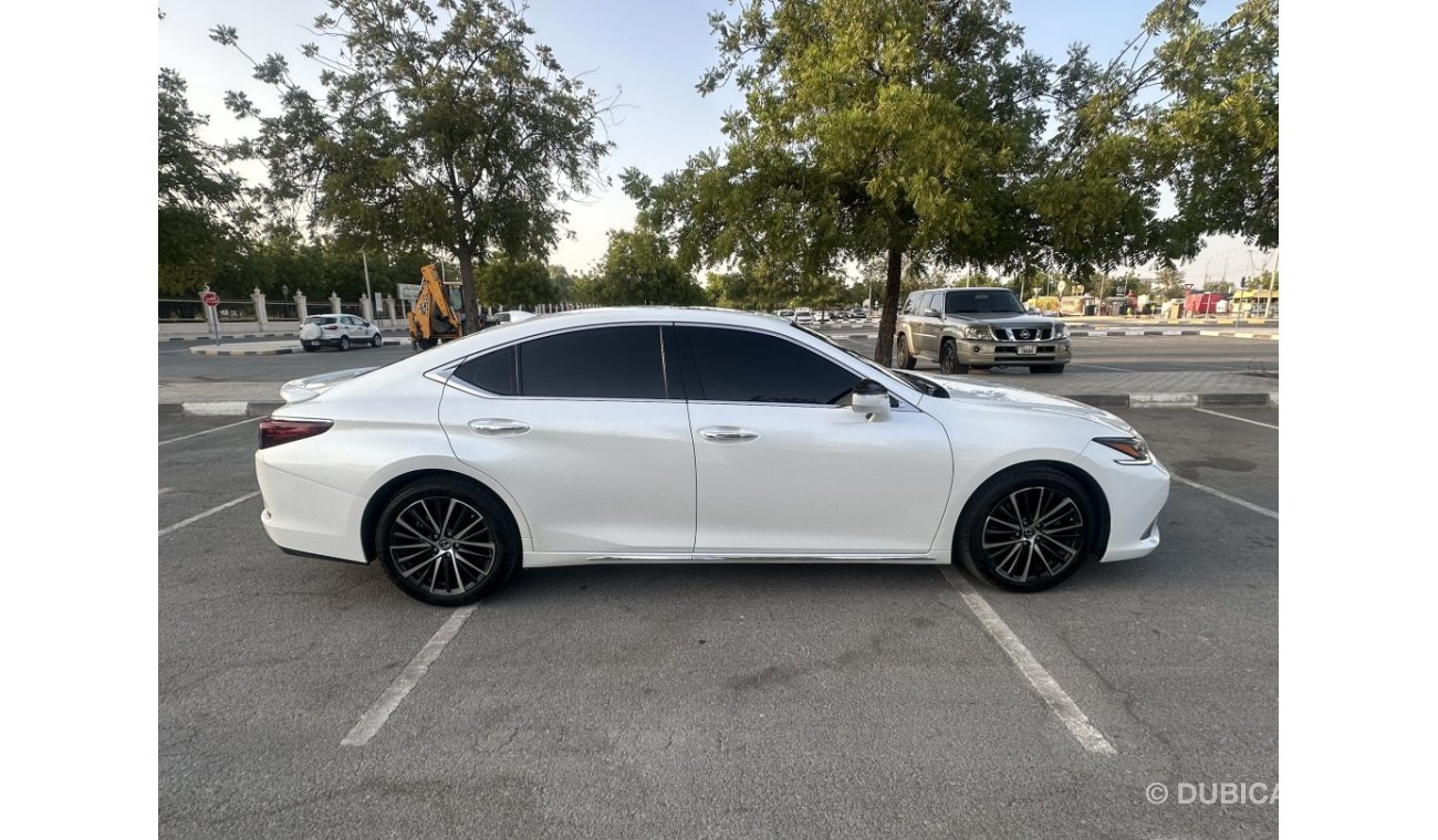 Lexus ES350 26000