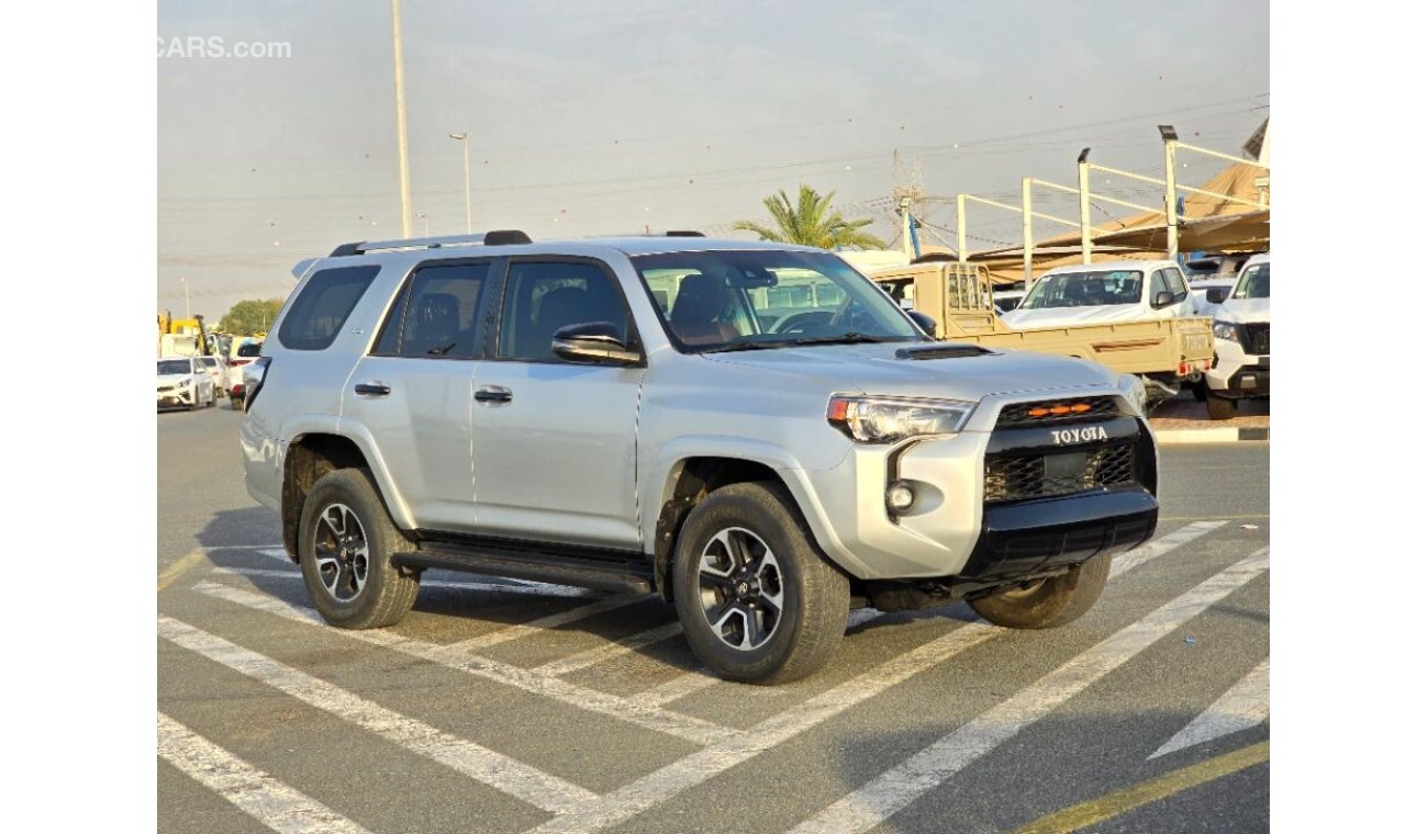 Toyota 4Runner 2020 model 4X4 , leather seats and Rear camera