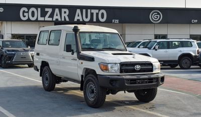 تويوتا لاند كروزر هارد توب LC78 - 4.5l - Manual - New Shape - 13 Seater - Central Lock - Automatic Windows - 4wd