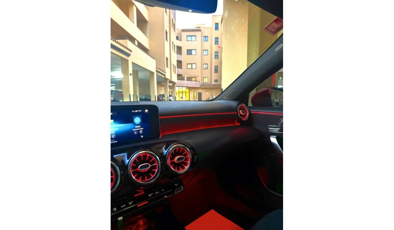 Mercedes-Benz 250 WDD3F4GB7KJ055672