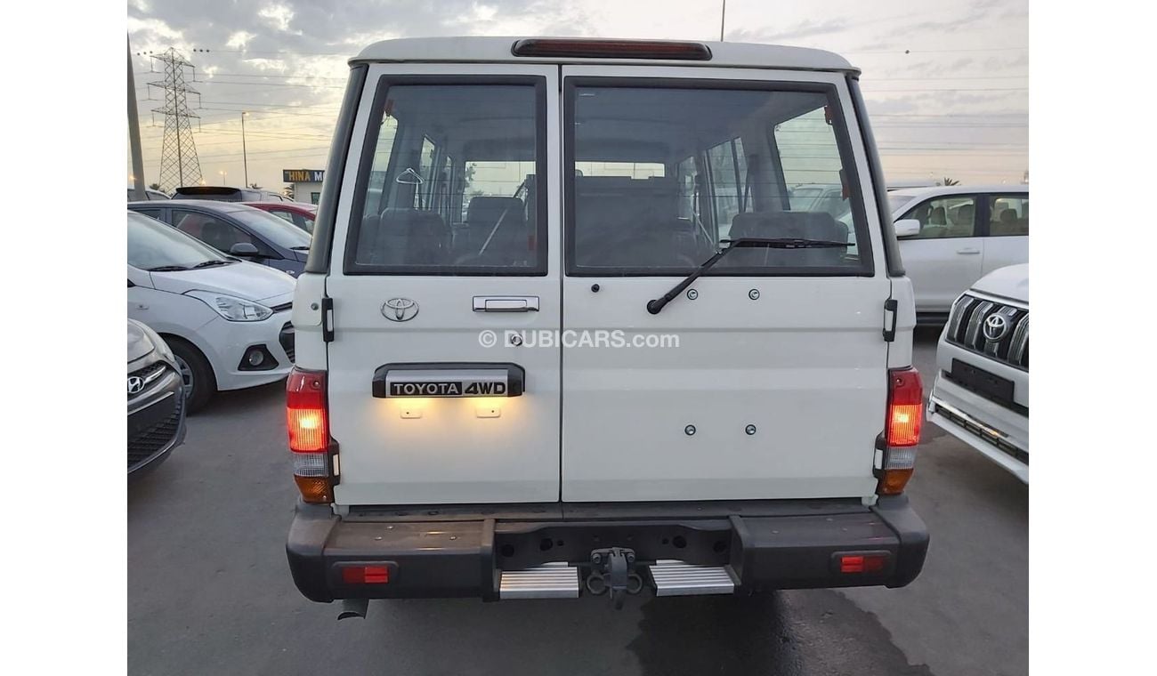 Toyota Land Cruiser hard top 2020