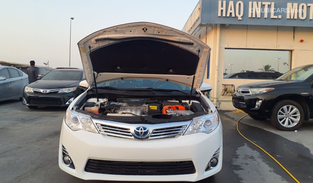 تويوتا كامري Toyota Camry XLE Hyrbrid