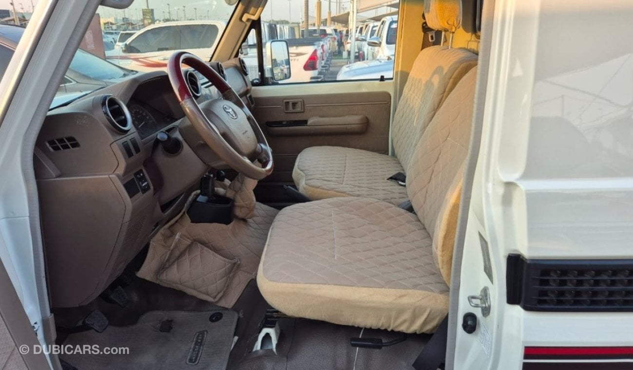 Toyota Land Cruiser Pick Up 2022 Toyota Land Cruiser Pick Up SC (J70), 2dr Single Cab Utility, 4L 6cyl Petrol, Manual, Four Whee