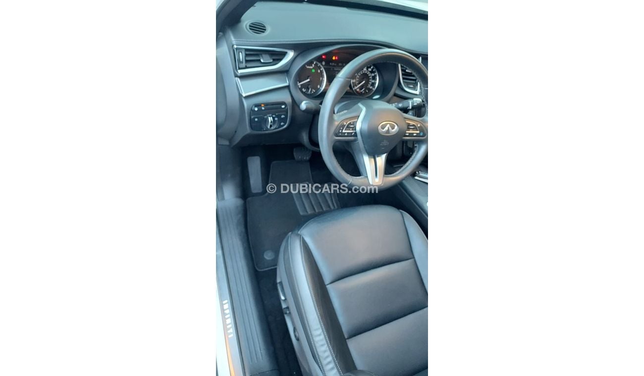 Infiniti QX50 Luxury 2.0L FWD