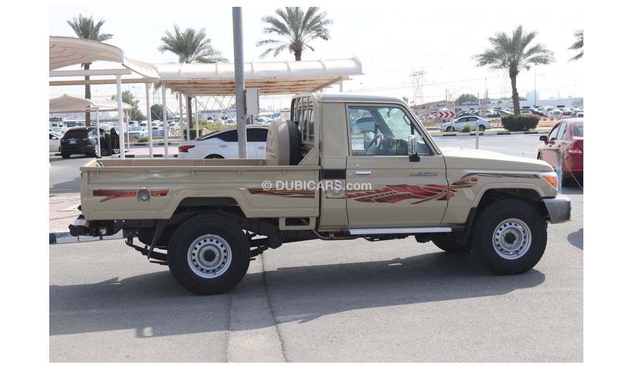 Toyota Land Cruiser Pick Up LX 4.0Ltr V6 4WD SINGLE  CAB, DIFFRENTIAL LOCK,WINCH, POWER WINDOW,WOODEN INTERIOR-POWER MIRROE, MOD