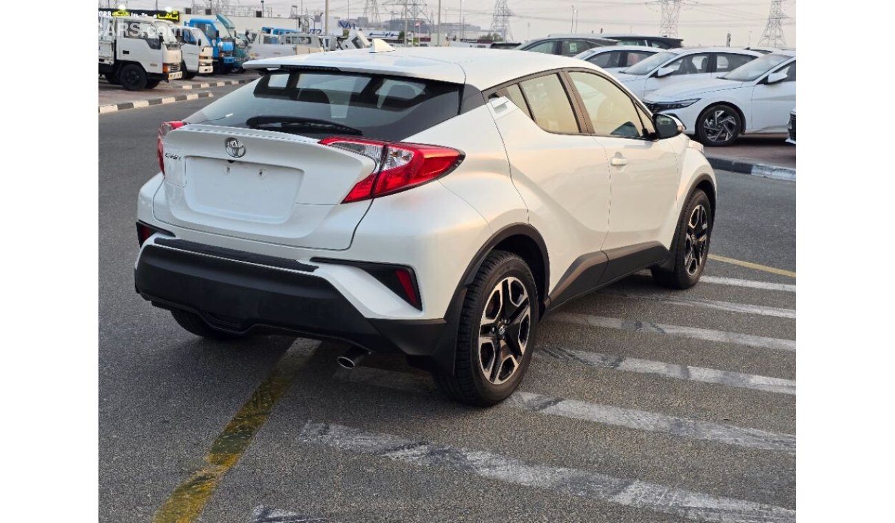 Toyota C-HR Push button, keyless entry and 2.0cc normal engine