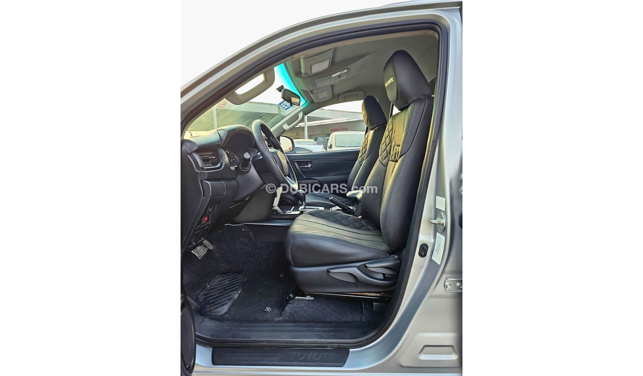 Toyota Fortuner EXR V4 4WD/ LEATHER SEATS/ DVD/ REAR CAMERA/ LOT# 102396