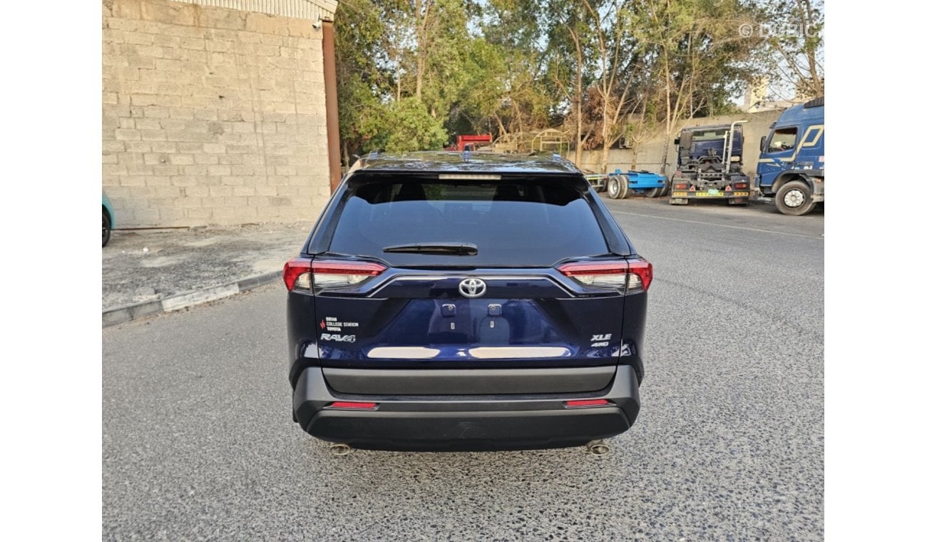 Toyota RAV4 XLE Full options premium