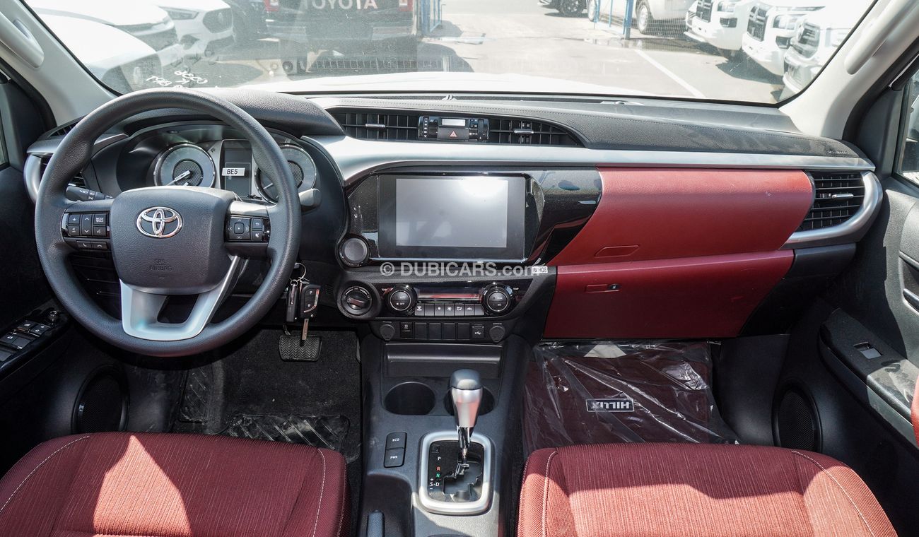 Toyota Hilux SR5. 2.7L 4WD A/T