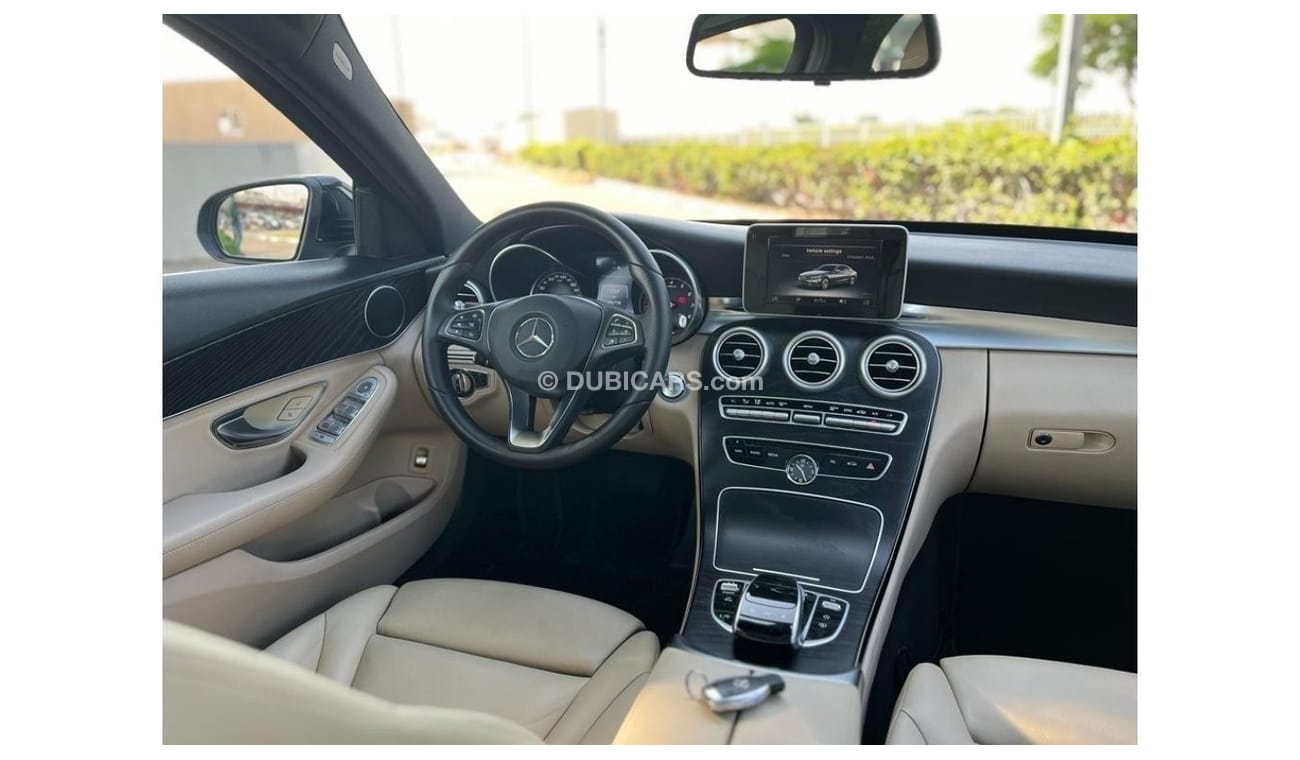 مرسيدس بنز C200 MERCEDES BENZ C200 2016 GCC FULL OPTIONS IN PERFECT CONDITIONS