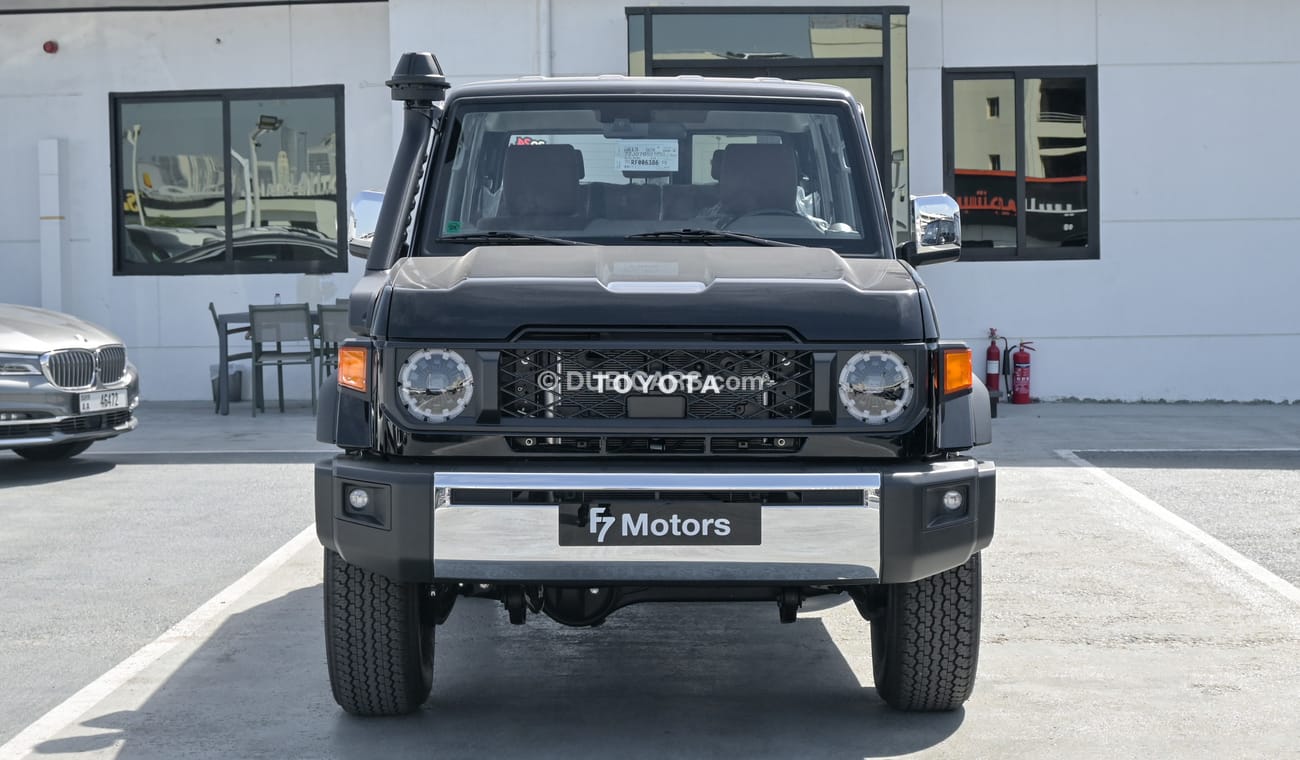 Toyota Land Cruiser 70 LX V6