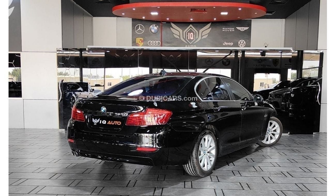 BMW 528i AED 1,900 P.M | 2015 BMW 5 SERIES 528i 2.0L | EXCLUSIVE | SUNROOF | HUD | GCC