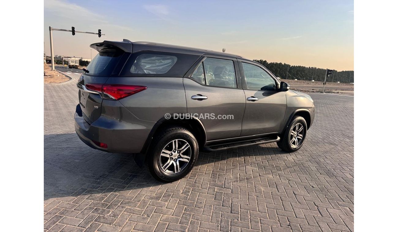 Toyota Fortuner GXR 4.0L (278 HP)