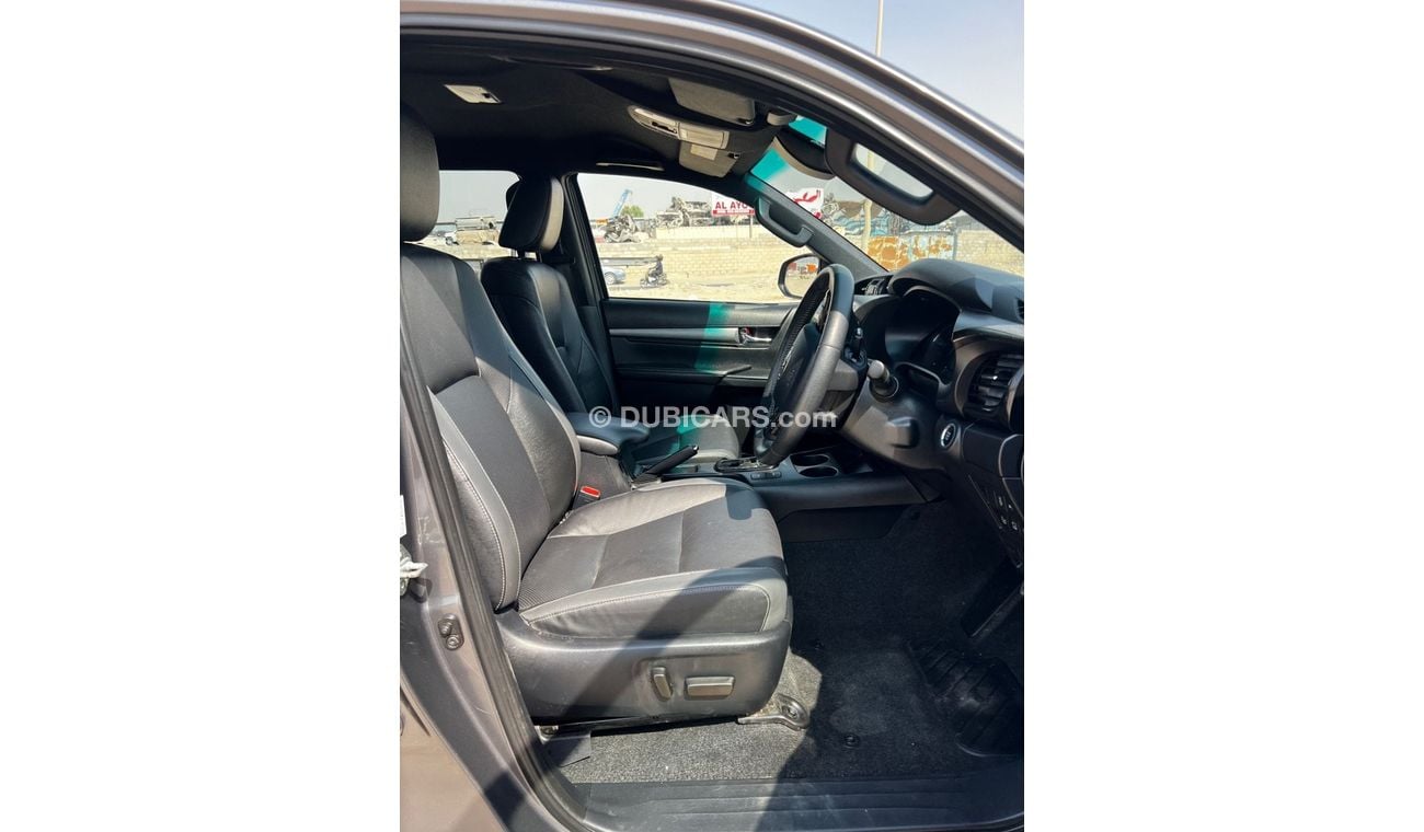 تويوتا هيلوكس Toyota Hilux pickup 2022 . 2.8 Diesel in excellent condition