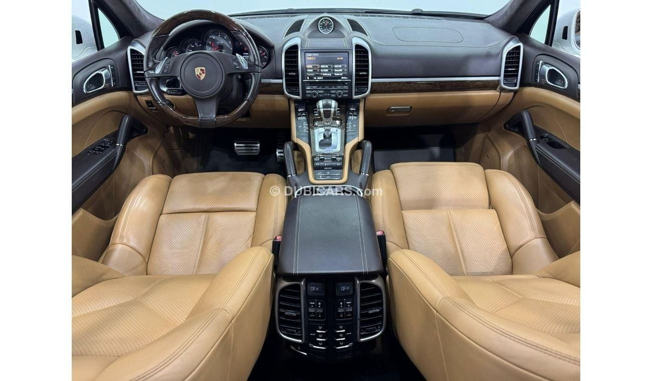 بورش كايان GTS 4.8L 2013 Porsche Porsche Cayenne GTS, Full Service History, Excellent Condition, GCC