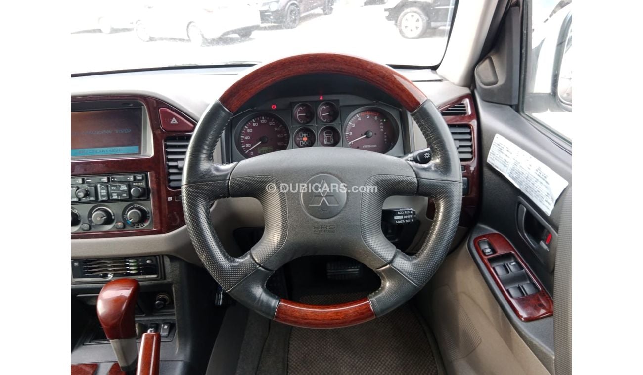 ميتسوبيشي باجيرو MITSUBISHI PAJERO RIGHT HAND DRIVE(PM05806)