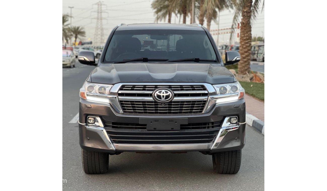 Toyota Land Cruiser Toyota Land Cruiser Sahara 2014 Grey