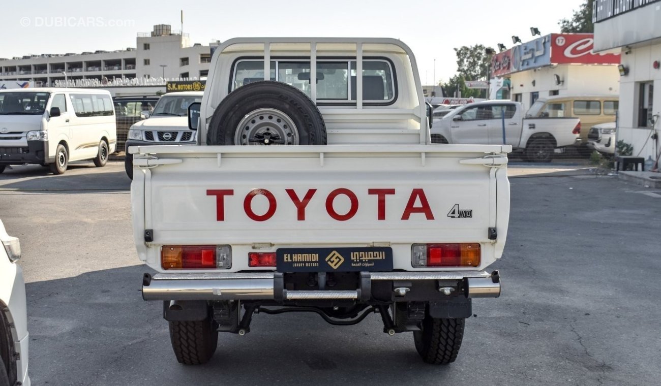 Toyota Land Cruiser Pick Up TOYOTA LC PICK UP 79 SC DIESEL 2.8L A/T, MY24 2.8L Basic-A/T Diesel