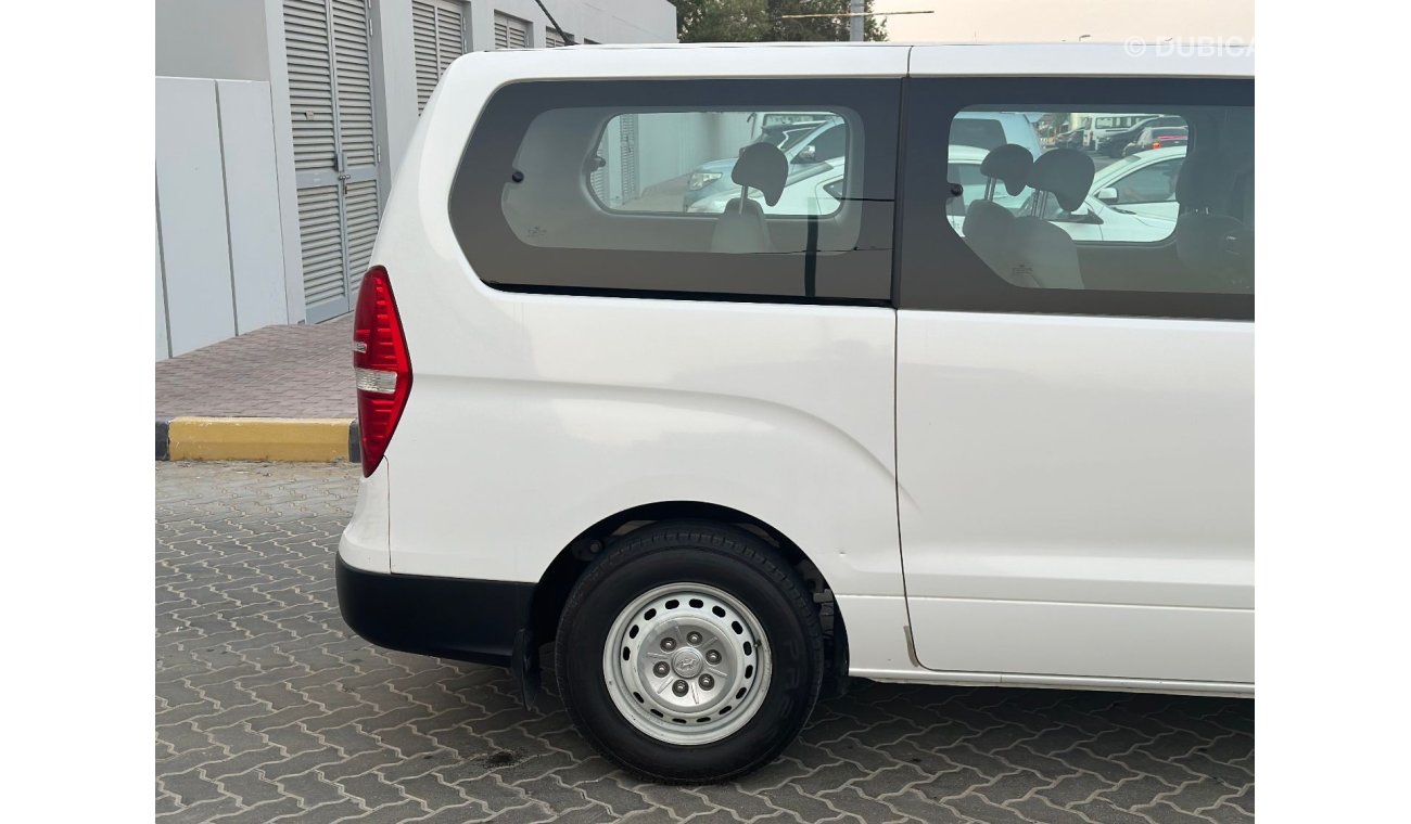 Hyundai H-1 Mid GCC PASSENGERS