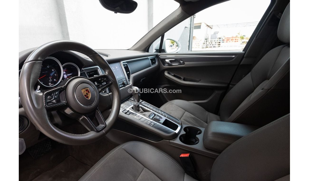 بورش ماكان Std 2.0L (252 HP) Porsche Macan 2017 GCC under Warranty with Flexible Down-Payment.