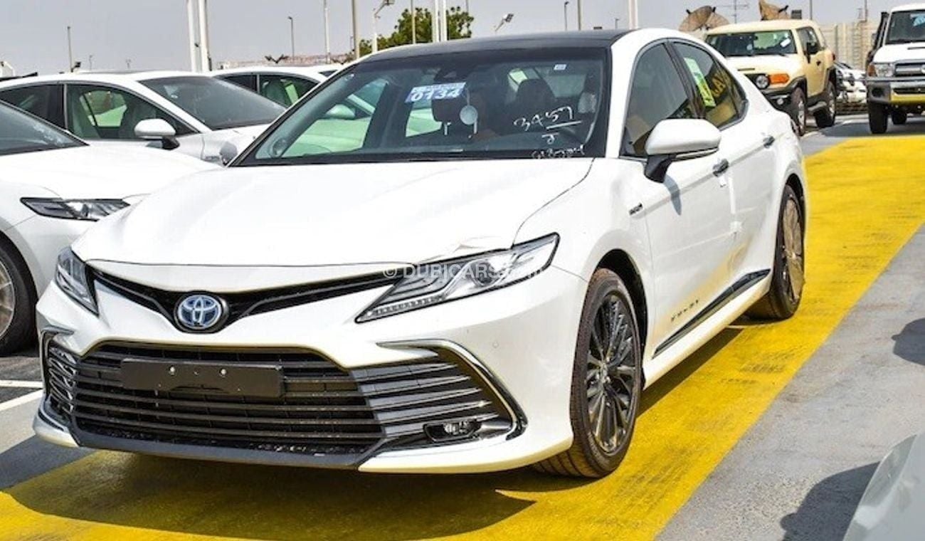 Toyota Camry LUMIERE 2.5L HYBRID 2024