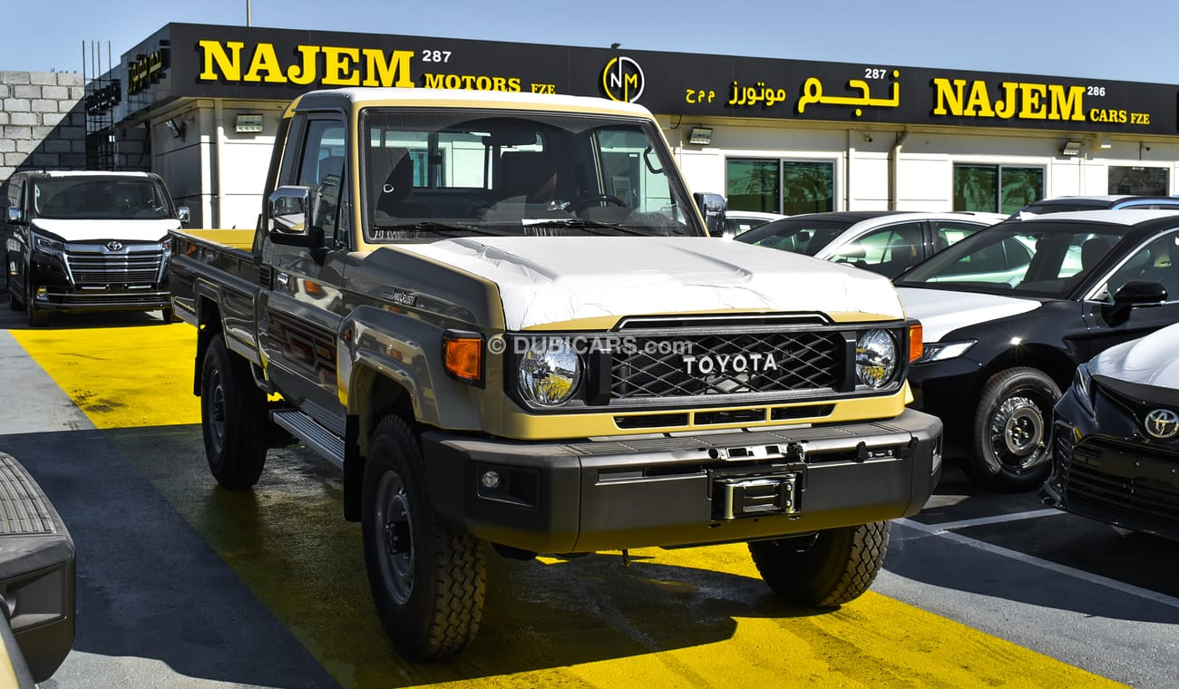 Toyota Land Cruiser Pick Up LX 4.0L V6 Petrol Single Cabin Auto transmission