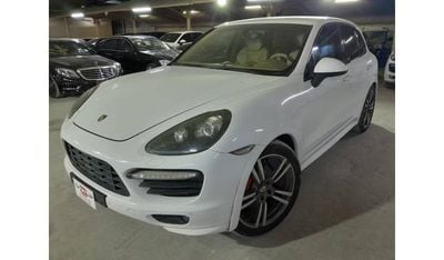 Porsche Cayenne PORSCHE CAYENNE GTS 4.8L 2013, WITH PANORAMIC ROOF, SPORTS CHRONO PACKAGE AND MORE..