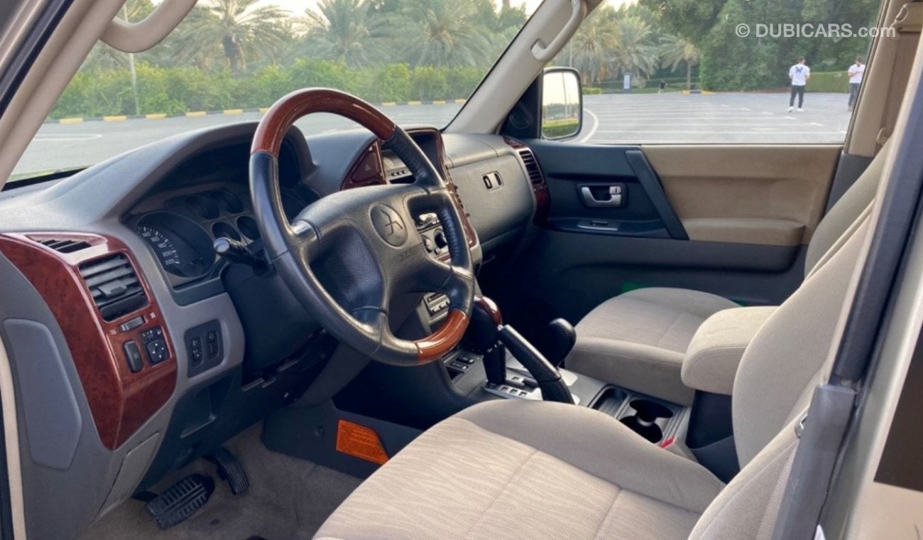 Mitsubishi Pajero Full option