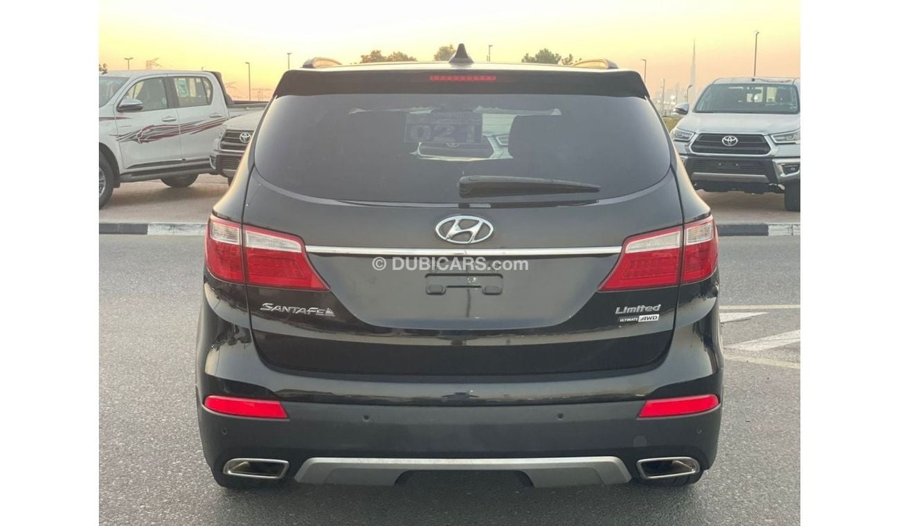 هيونداي سانتا في 2015 Hyundai Santa Fe Ultimate Limited Edition Full Option - 3.3L V6 - AWD 4x4 - 7 Seater Full Panor