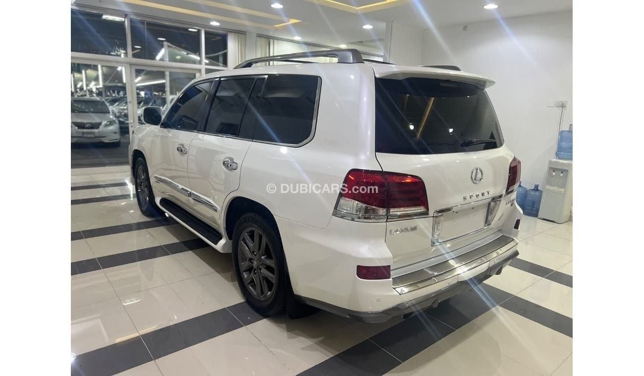 Lexus LX570 Platinum 5.7L model 2014 used like new GCC specifications only one owner