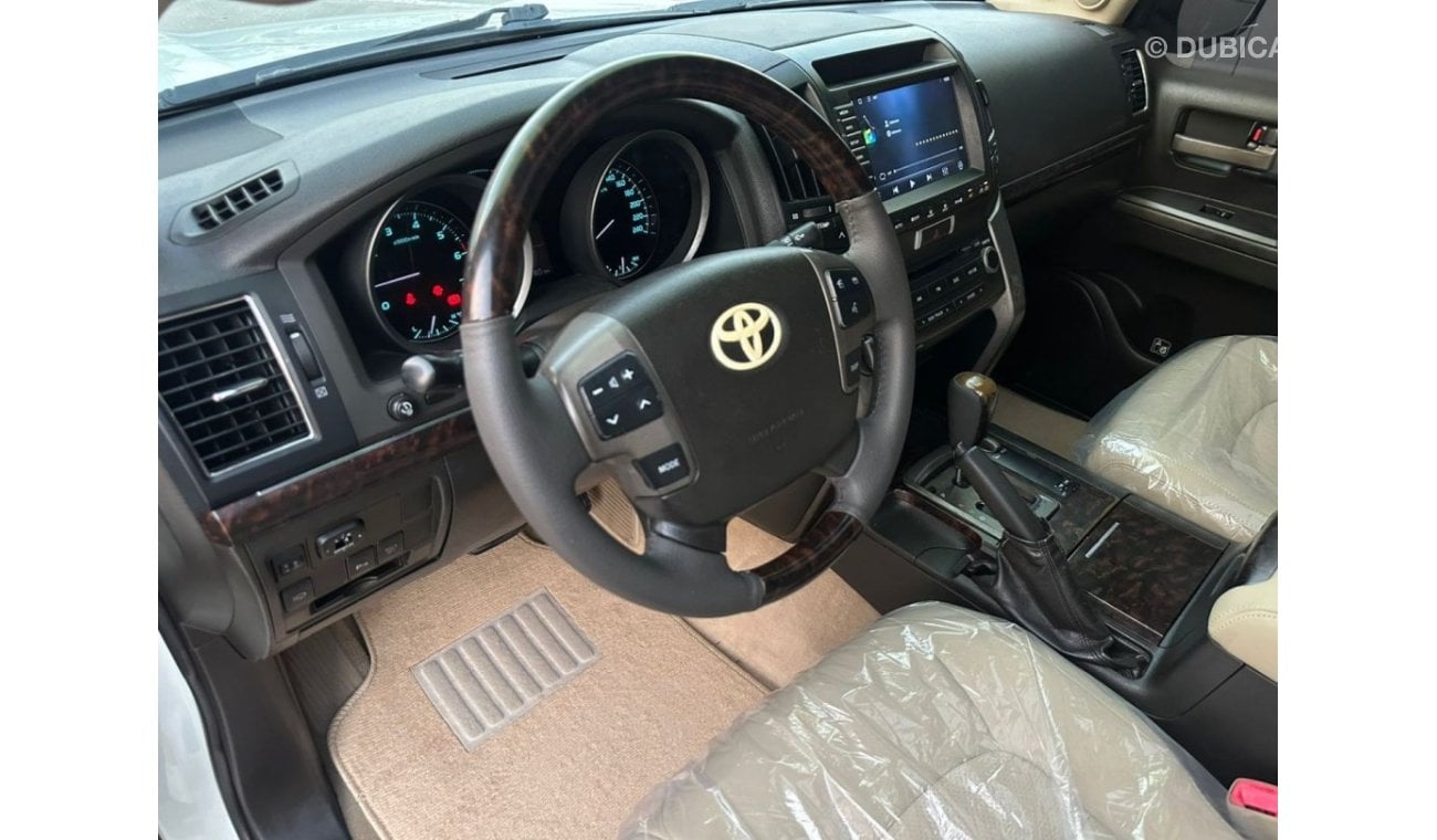 Toyota Land Cruiser تويوتا لاندكروزر VXR V8 خليجي 2010