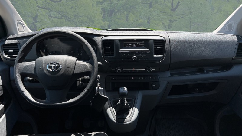 Toyota Proace interior - Cockpit