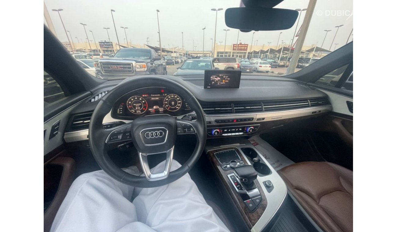 أودي Q7 45 TFSI quattro S-لاين Audi Q7 TFSI QUATTRO 45 SLINE