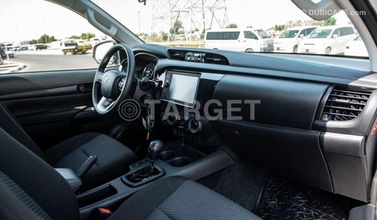 تويوتا هيلوكس Toyota Hilux 2.4D AT 4X4 MY 2024 -SILVER