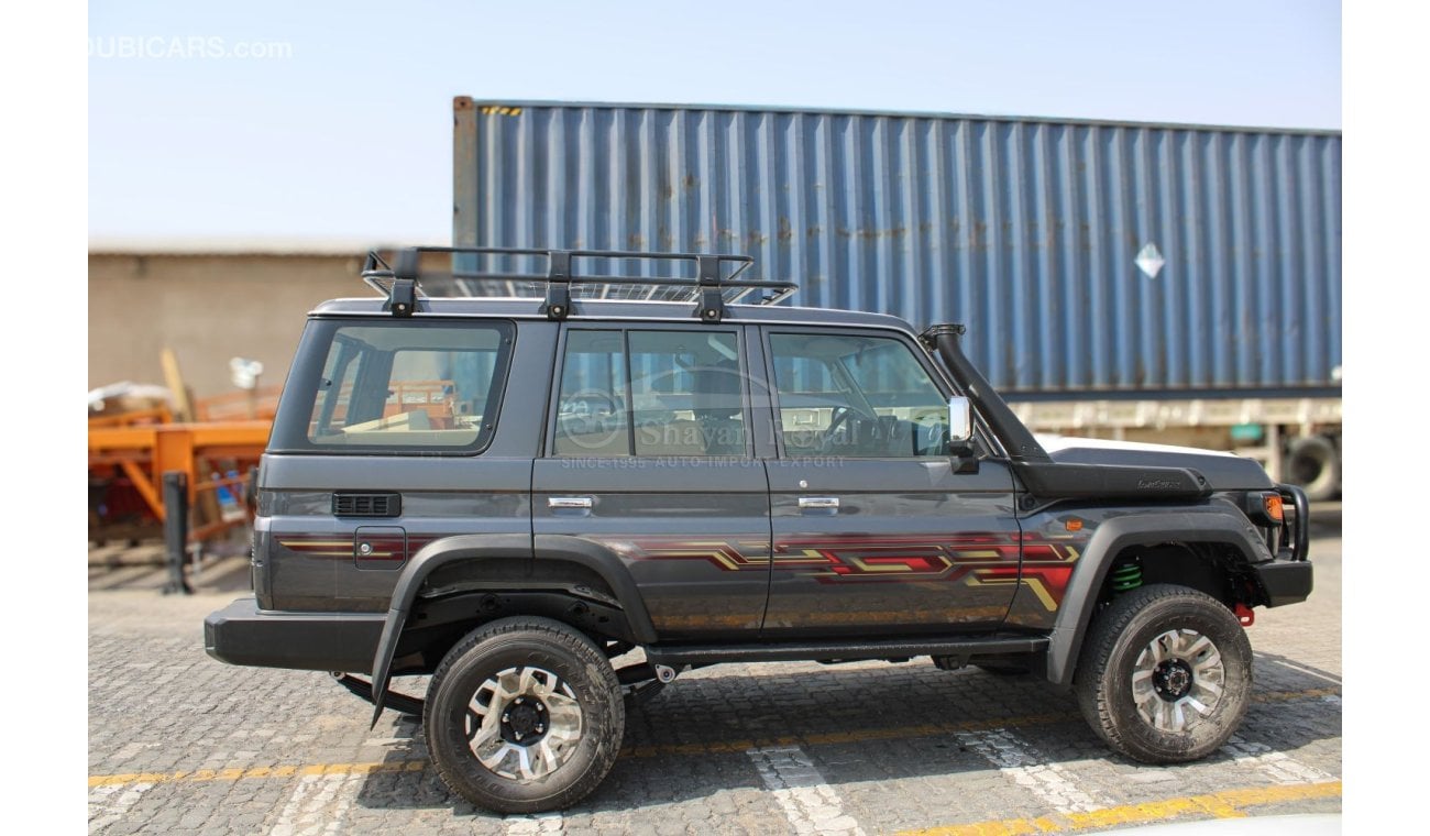 تويوتا لاند كروزر هارد توب LHD LC76 4.5L TDSL V8 4WD 5D 5S MT 24MY FULL OPTION WITH KIT (SPECIAL EDITION)