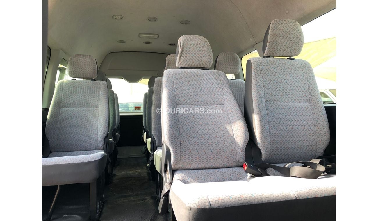 Toyota Hiace Commuter GLX High Roof Toyota Hiace Highroof Bus 13 seater,Diesel.