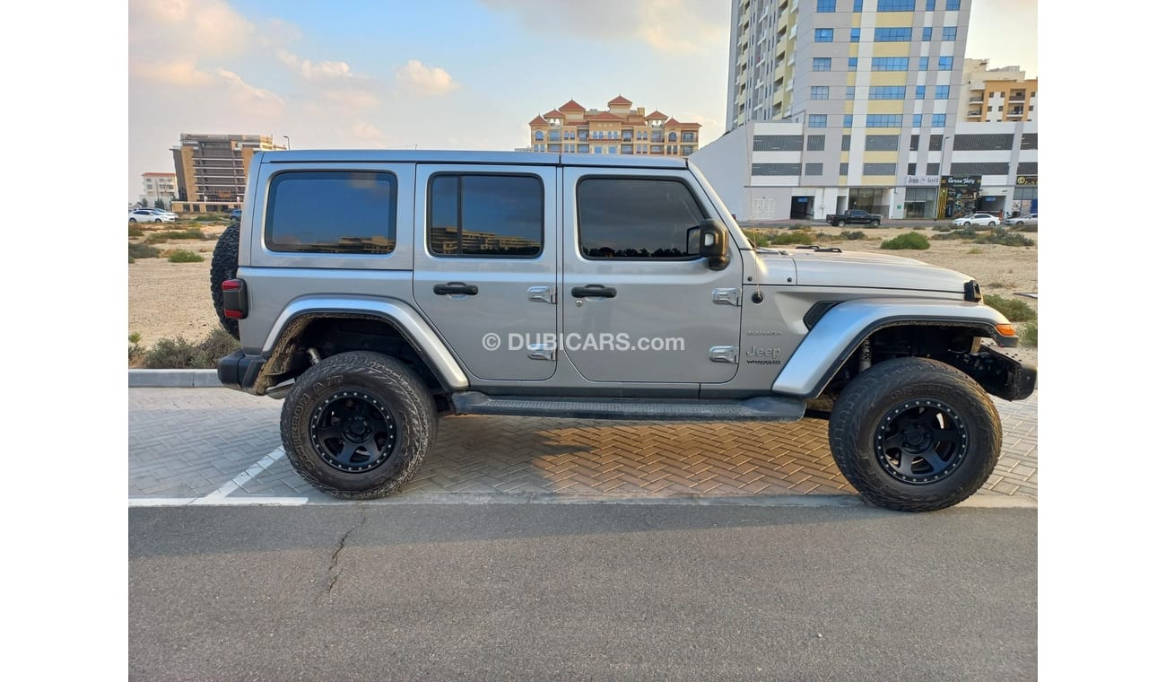 Used Jeep Wrangler 2018 for sale in Dubai - 580005