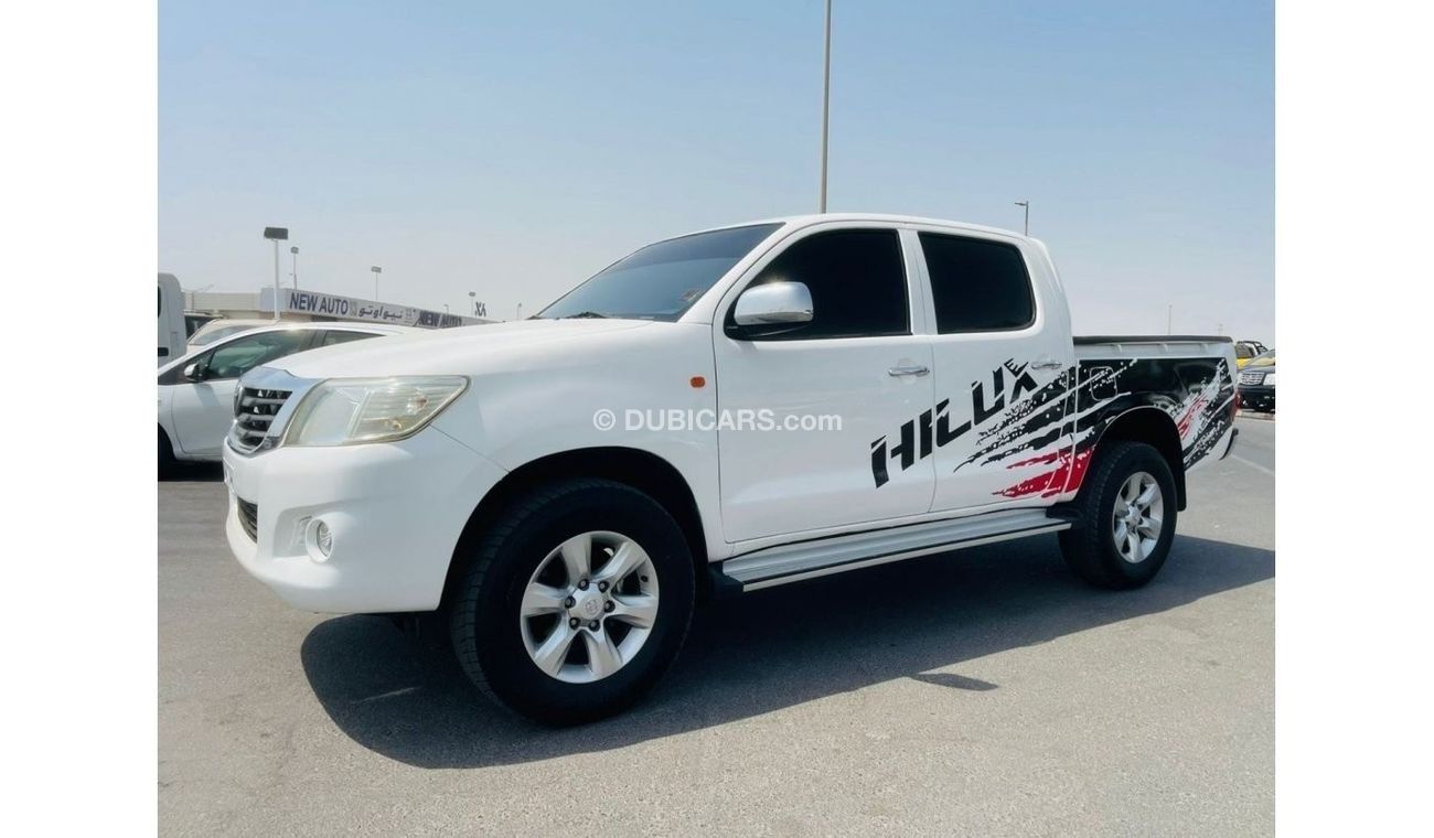 Toyota Hilux 2500CC DIESEL | GCC SPECS | LEFT-HAND-DRIVE | SIDE SKIRTS | KEY START | TINTED WINDOWS