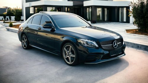 Mercedes-Benz C 300 Luxury AED 945 PM | Mercedes C300 AMG 2018 | CANADIAN SPECS | NO ACCIDENT HISTORY