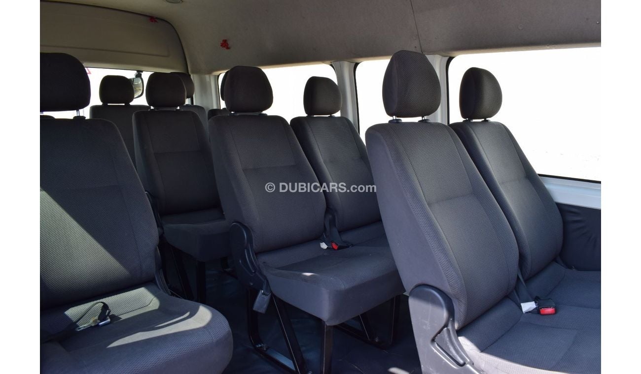 تويوتا هاياس Toyota Hiace Highroof Bus 13 seater, model:2019. Excellent condition